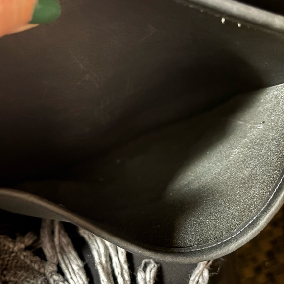 Coach stewardess Black Leather Shoulder Bag with Gold Accents - Picture 9 of 15